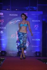 Model walk the ramp at Miss Maxim Bikini show in Mumbai on 15th Sept 2013 (163).JPG